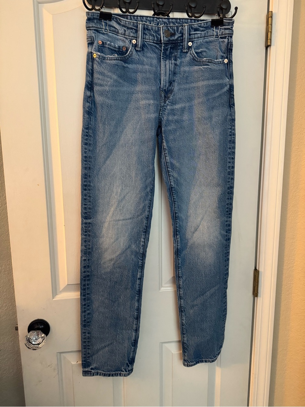 American Eagle Outfitters Men's Straight-Leg Jeans in Light Blue Wash